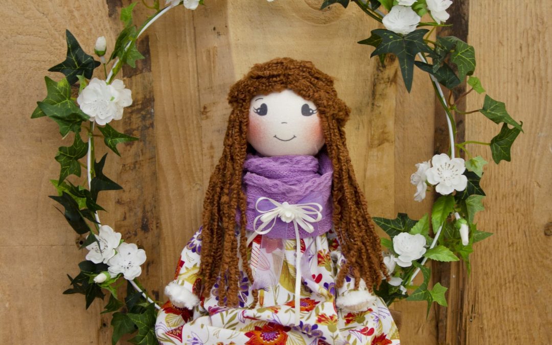 Puppe Marilu mit Bouclé Garn #3348