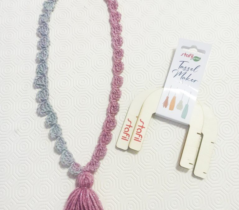 Kette mit Space Glitter und Quaste #3372