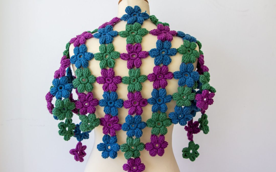 Bolero Schal mit Blümchen – Puffstich #3415